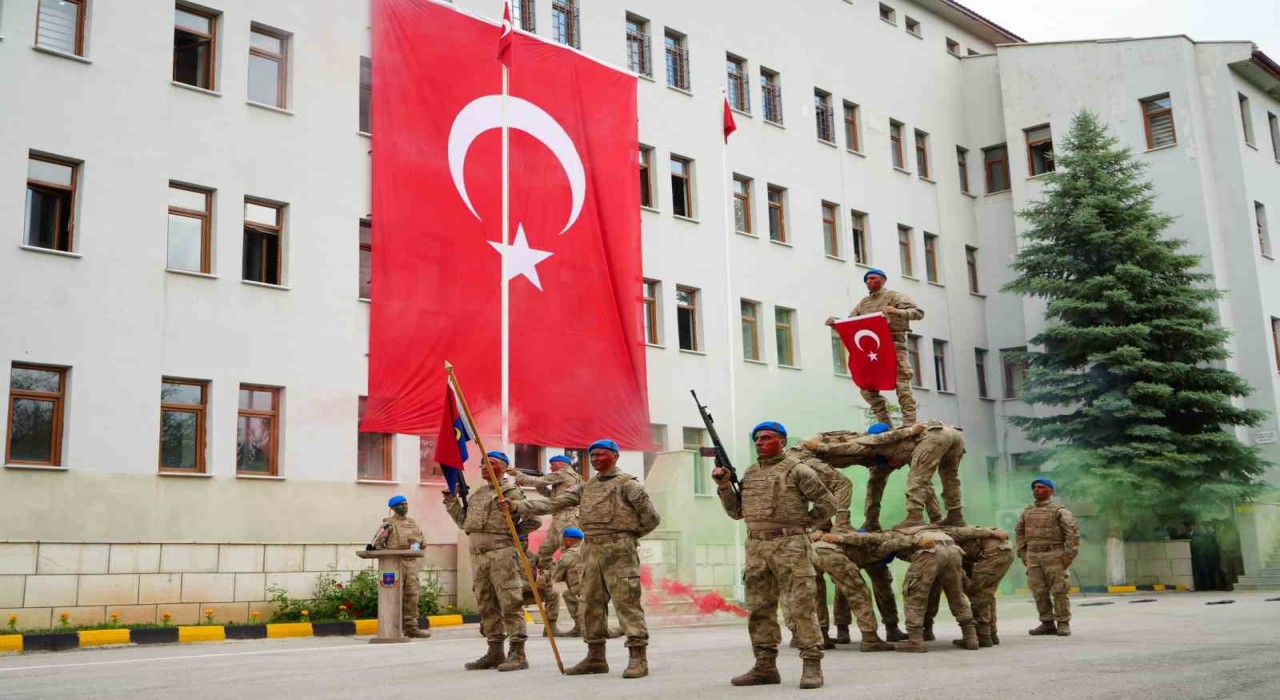 Bayburtta jandarmanın 186ncı yılı coşkuyla kutlandı: Tüfekli hareketler gösterisi nefes kesti