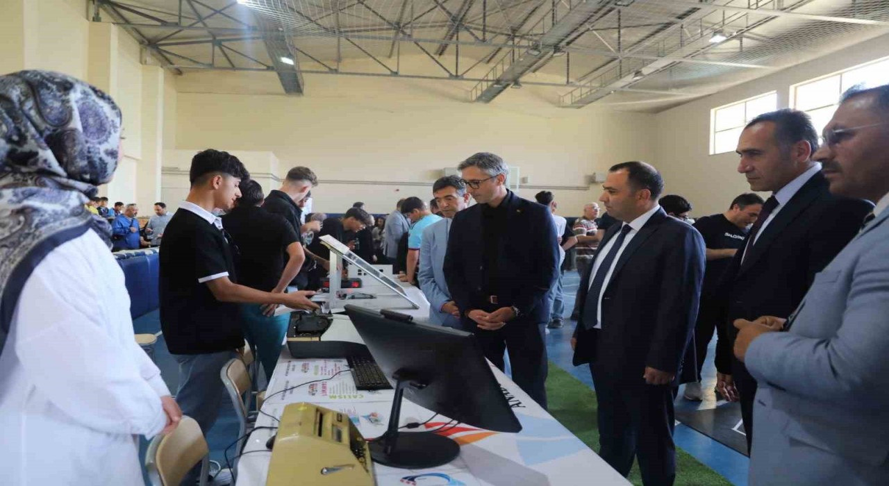 Bayburtta Mesleki ve Teknik Eğitim Fuarında meslek dalları tanıtıldı