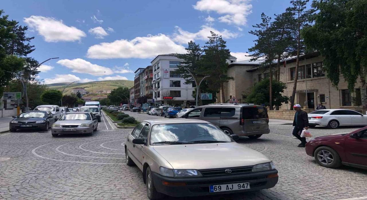 Bayburtta trafik ve araç yoğunluğu