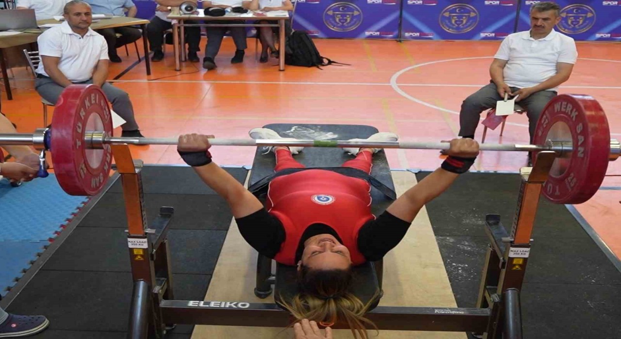 Bedensel engelli sporcular, Türkiye Şampiyonasında güçlerini gösterdi