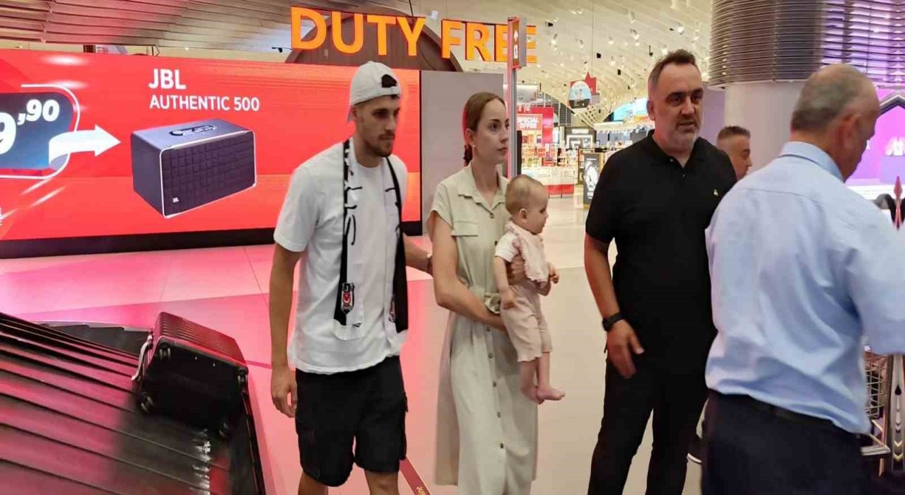 Beşiktaşın anlaşmaya vardığı David Jurasek, İstanbulda