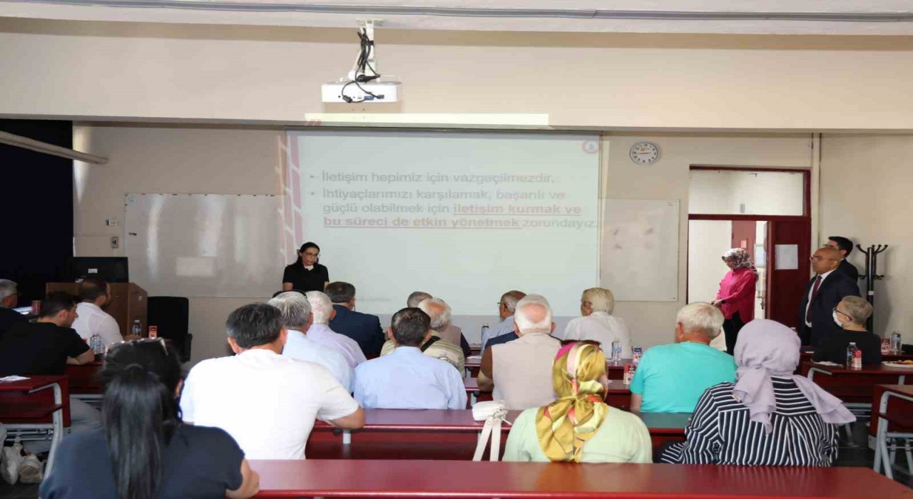 BEUNda 60+ Tazelenme Üniversitesi ilk dersle hayata geçti
