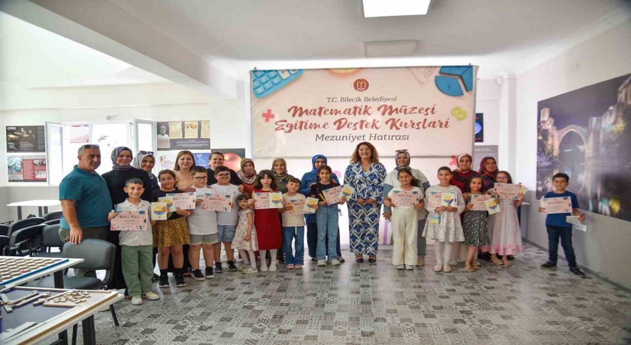 Bilecik Belediyesinin eğitime destek kurslarında 200 öğrenci sertifika aldı
