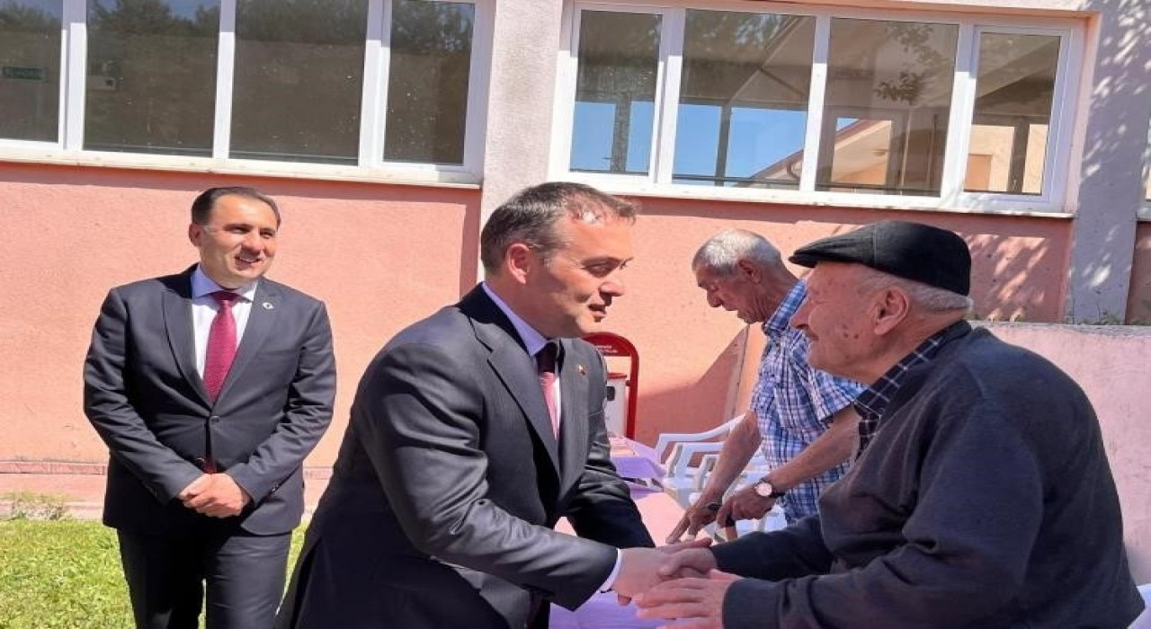 Bilecik Valisi Sözerden huzurevine anlamlı ziyaret