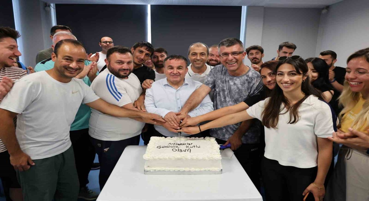 Bilecikte Dünya Antrenörler Günü kutlandı