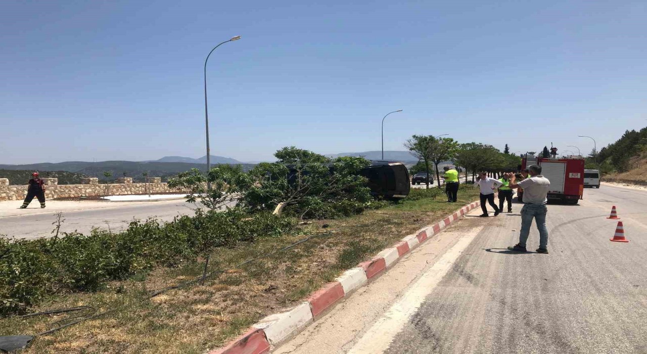 Bilecikte meydana gelen trafik kazasında 3ü çocuk 5 kişi yaralandı