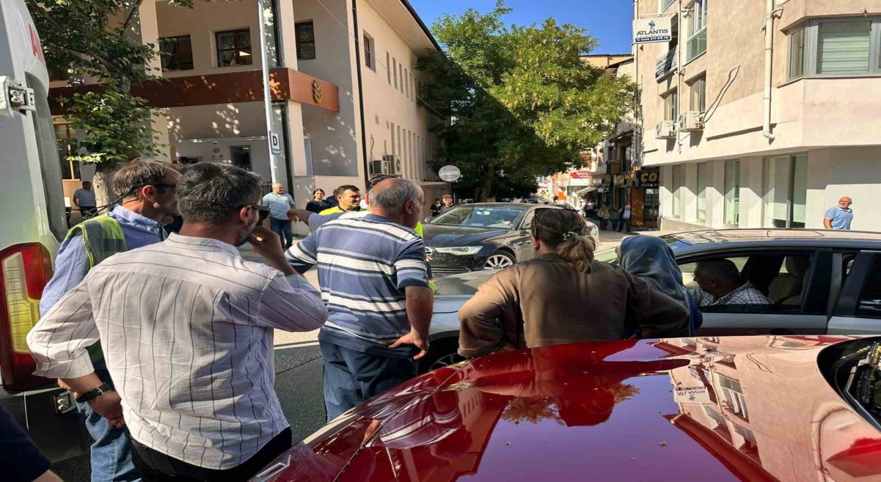 Bilecikte otomobil çarptığı yaya yaralandı