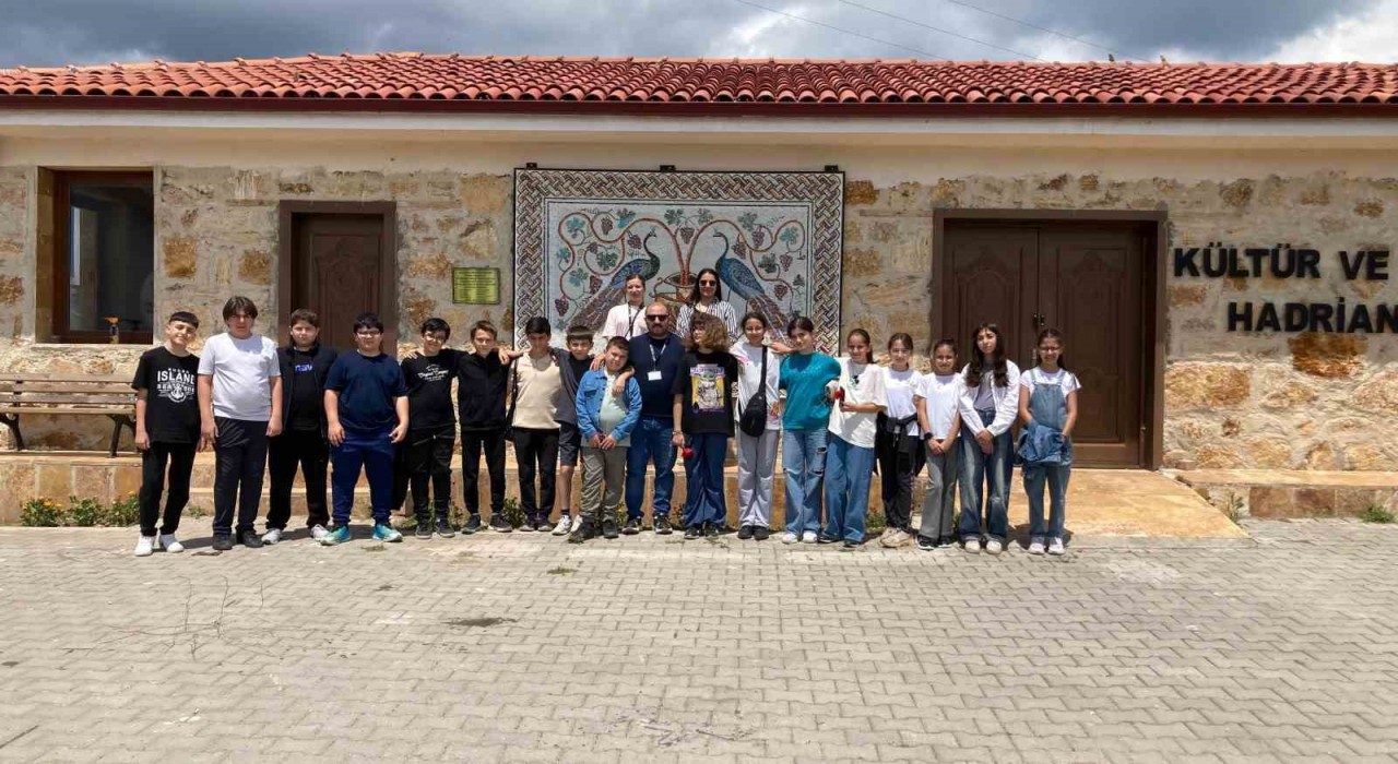 Bilim merkezi öğrencileri Hadrianopolisi gezdi