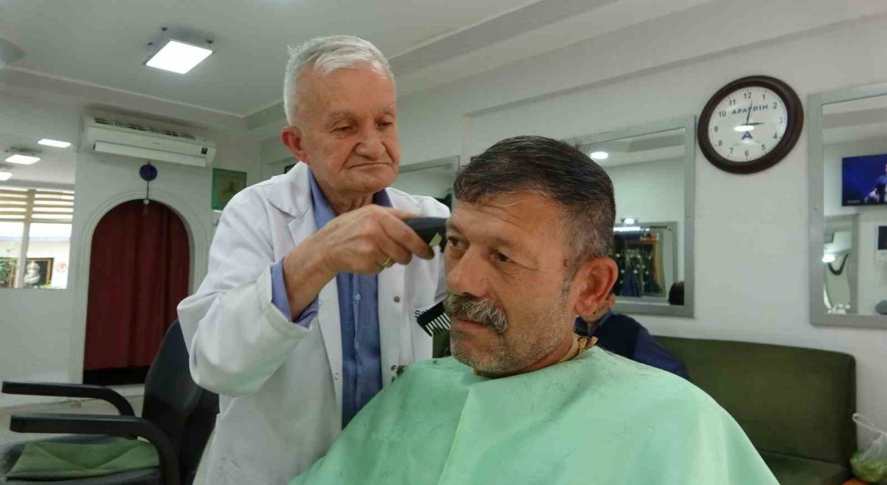 Bir ustanın makasıyla geçen 57 yıl