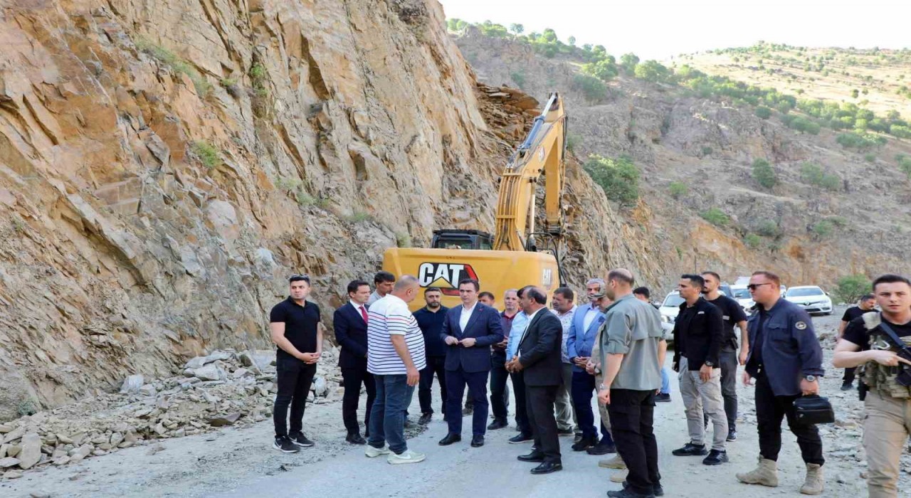 Bitlis Valisi Karakaya Hizanda kamu yatırımlarını inceledi