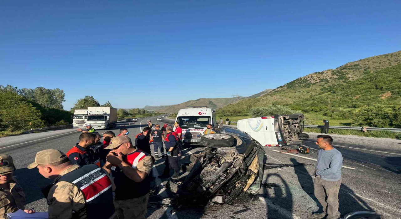 Bitliste feci kaza: 2 ölü, 2 yaralı