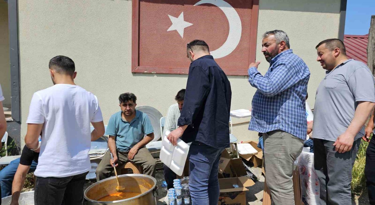 Boyabat Çattepede yıllardır süren bayram geleneği