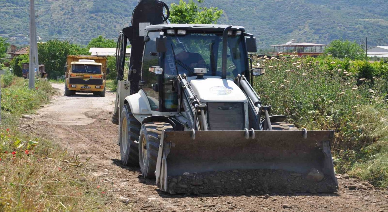 Bozdoğan Belediyesinden ova yollarına bakım