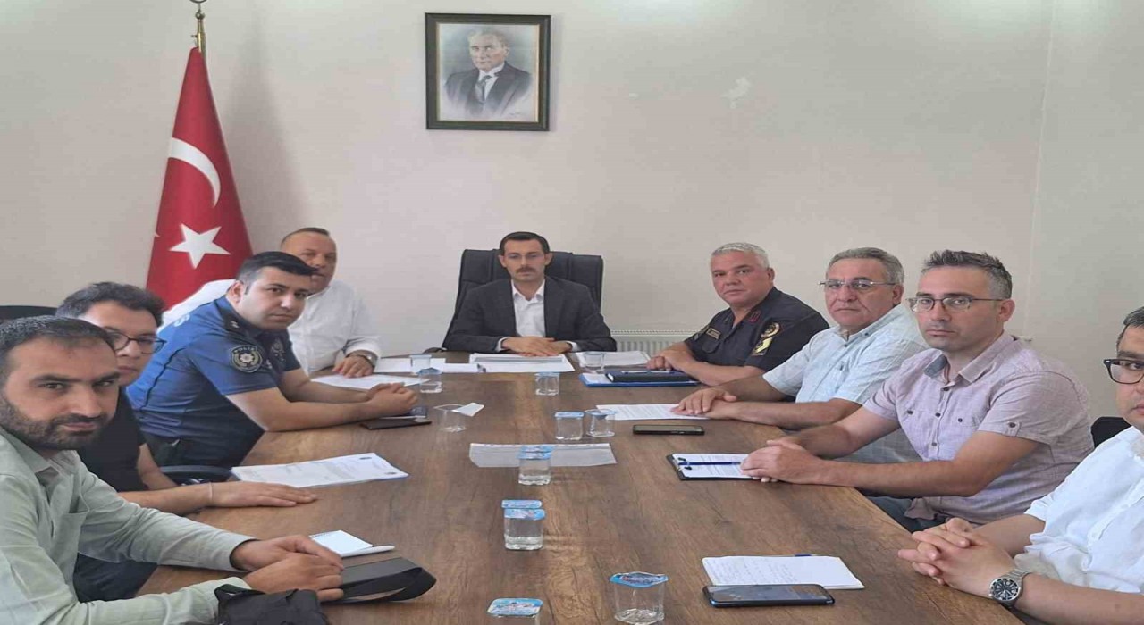 Bozdoğanda sokak hayvanlarıyla ilgili değerlendirme toplantısı yapıldı