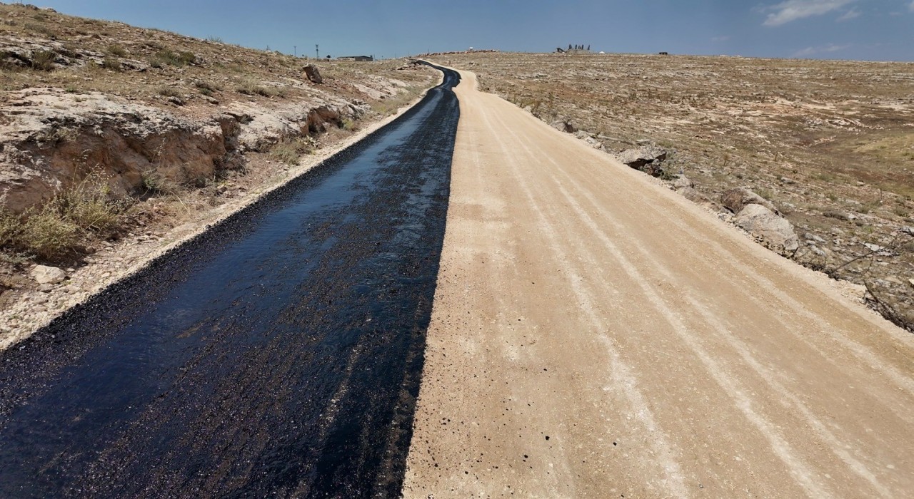 Bozovada 6 mahalleyi birbirine bağlayan yol asfaltlandı