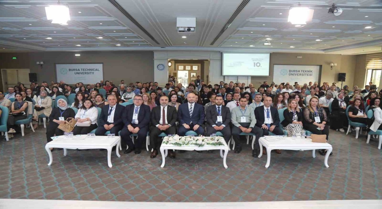 BTÜde öğrenci işleri zirvesi: 144 üniversite bir araya geldi