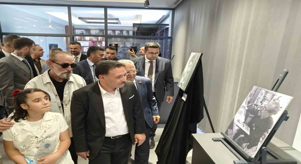 Bu sergide eserlerin kokusu misafirleri karşıladı
