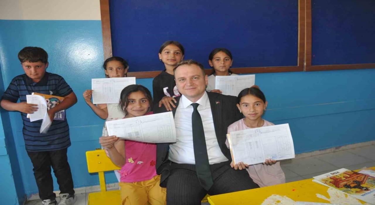 Bulanıkta 18 bin öğrenci karne sevinci yaşadı