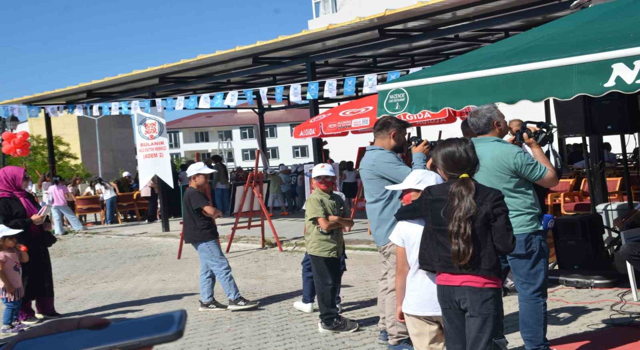 Bulanıkta çocuk şenliği düzenlendi