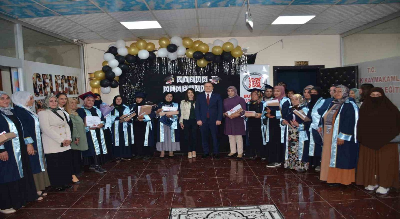 Bulanıkta okuma yazma hayali kuran kadınlar, yıllar sonra hayallerine kavuştu