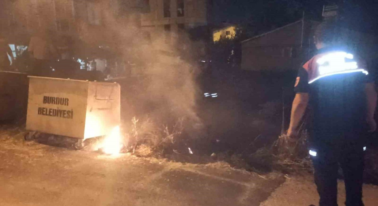 Burdurda boş arazide çıkan yangın büyümeden söndürüldü