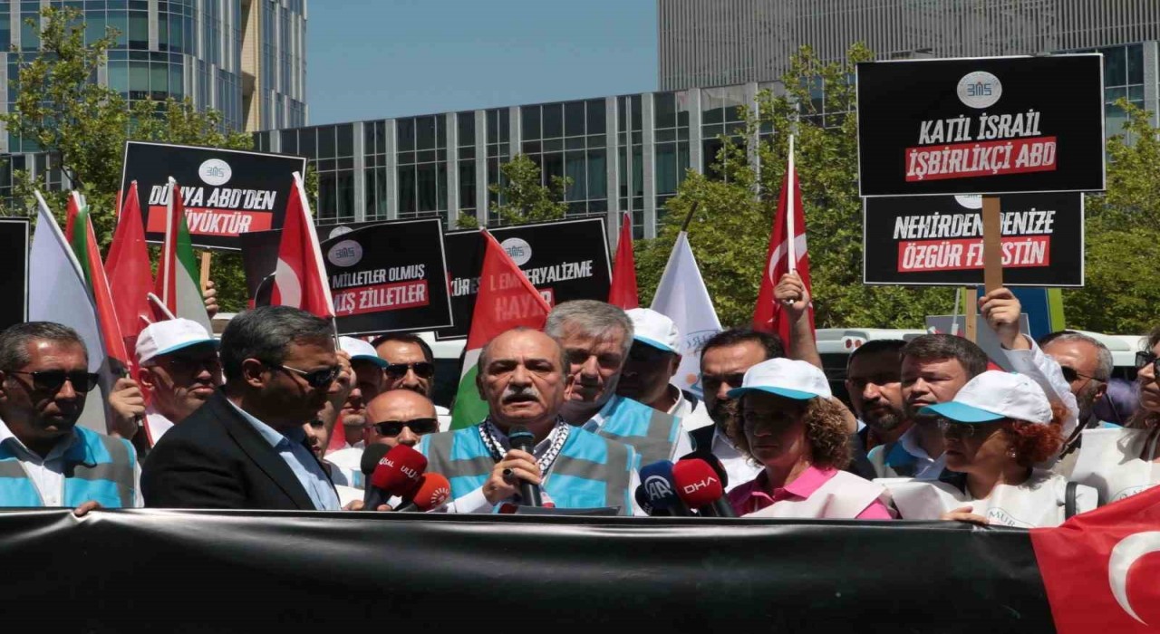 Büro Memur-senden ABD Büyükelçiliği önünde siyah çelenkli protesto