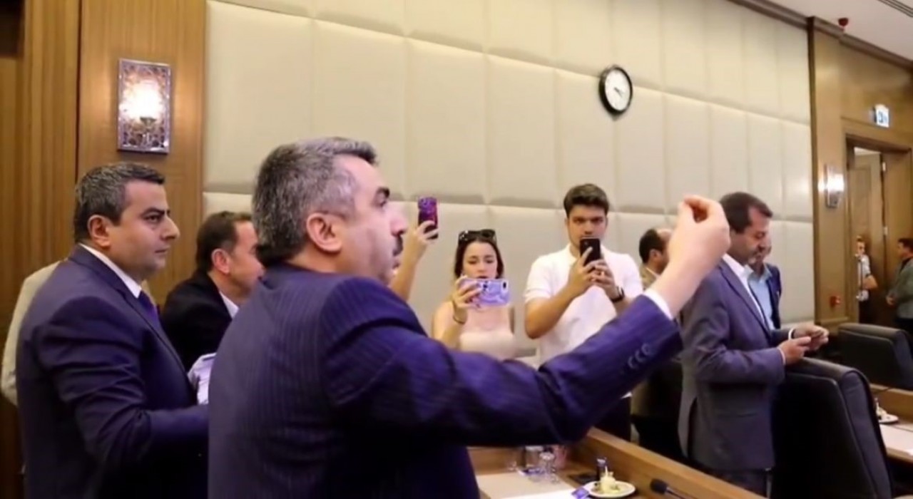 Bursa Büyükşehir Meclisinde gerginlik