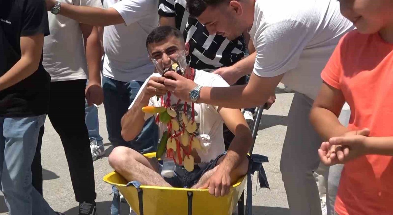 Bursada damada işkence gibi düğün...Başına gelmeyen kalmadı