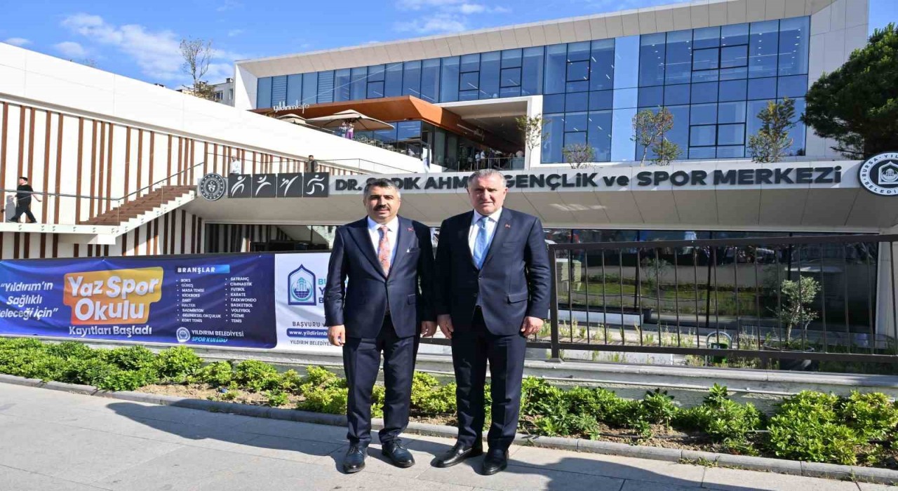 Bursada Dr. Sadık Ahmet Gençlik ve Spor Merkezi hizmete açıldı