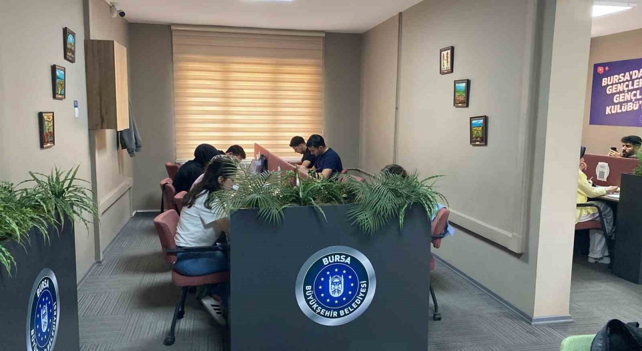 Bursada gençlik merkezleri, sınav haftasında 24 saat açık