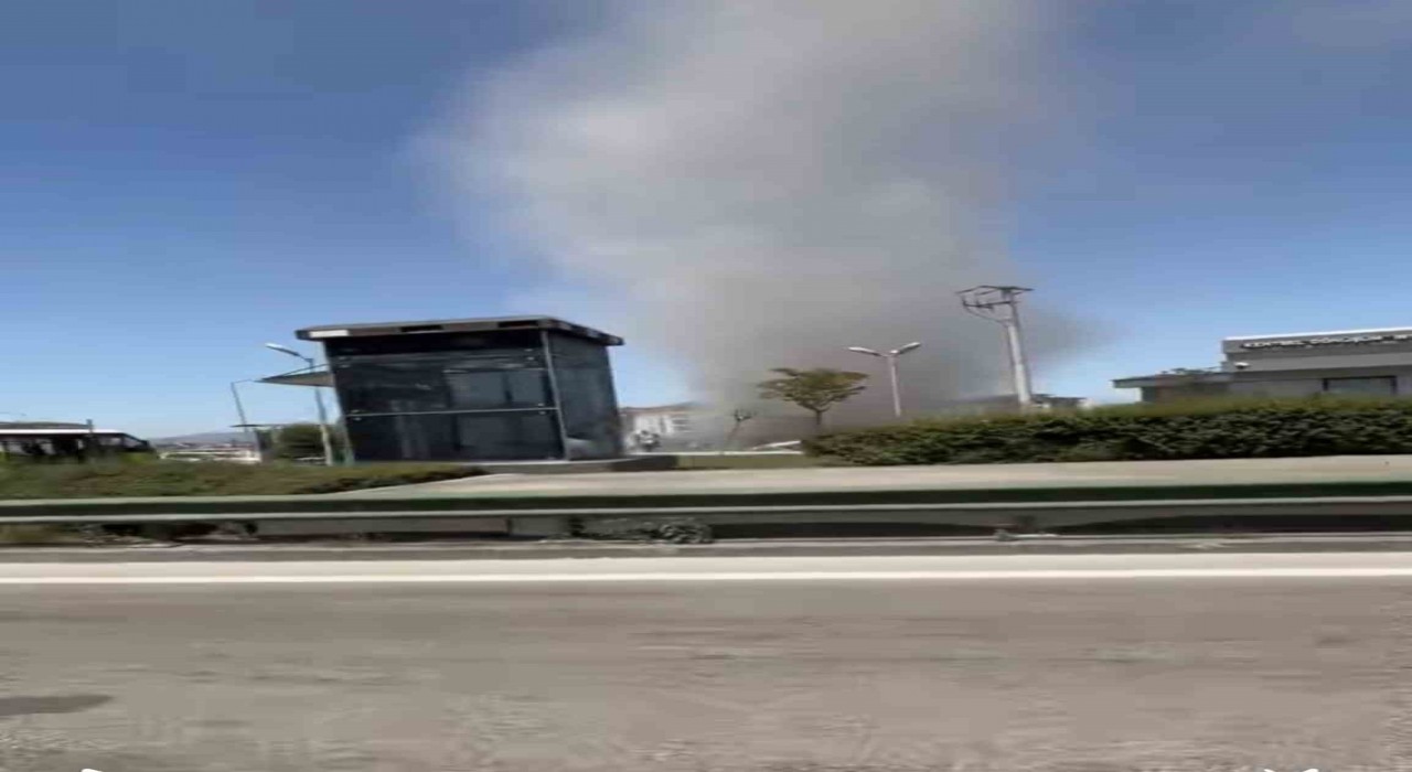 Bursada hortum paniği kamerada… Bir anda geldi tozu dumana kattı