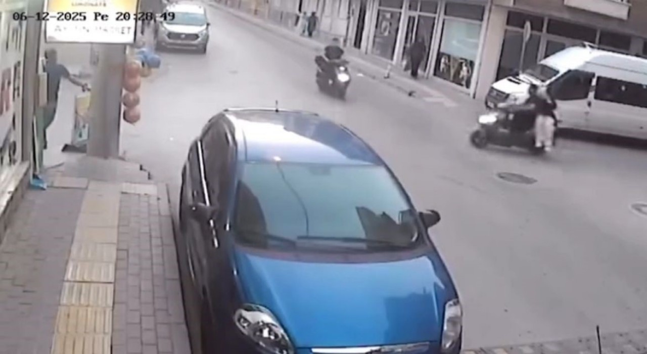 Bursada iki motosiklet çarpıştı: Kaza anı kamerada