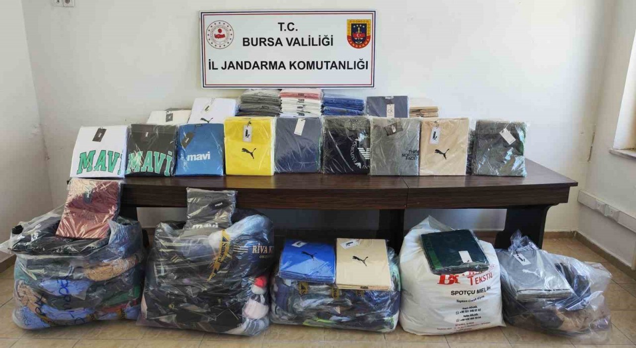 Bursada kaçak kıyafet operasyonu: 2 milyon TL değerinde malzeme ele geçirildi