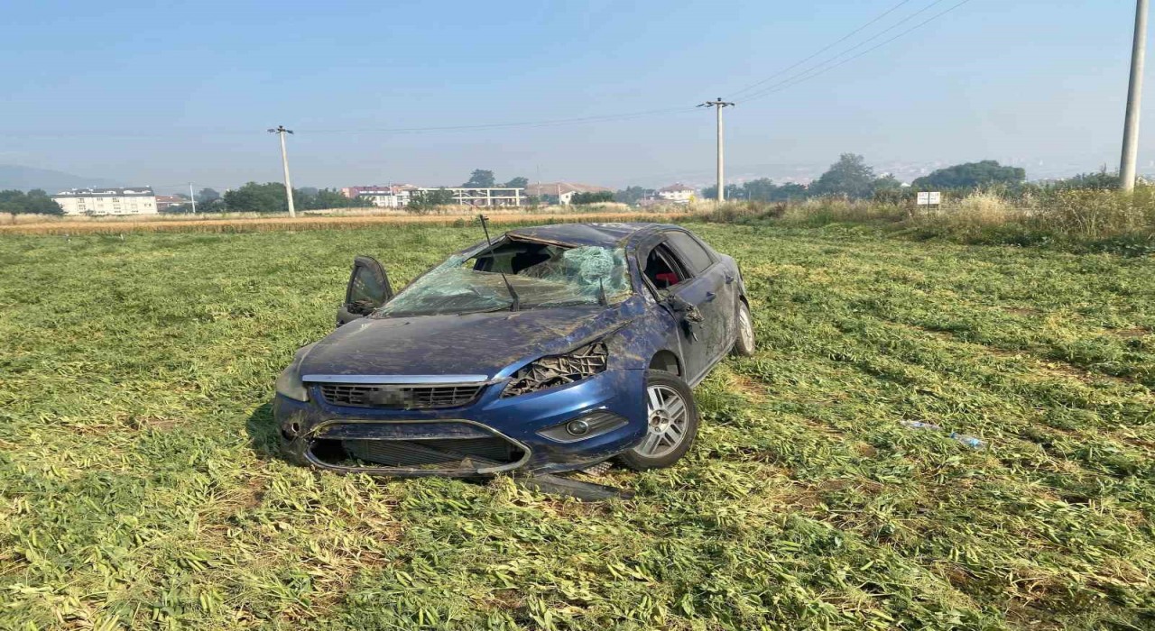 Bursada kontrolden çıkan otomobil tarlaya uçtu