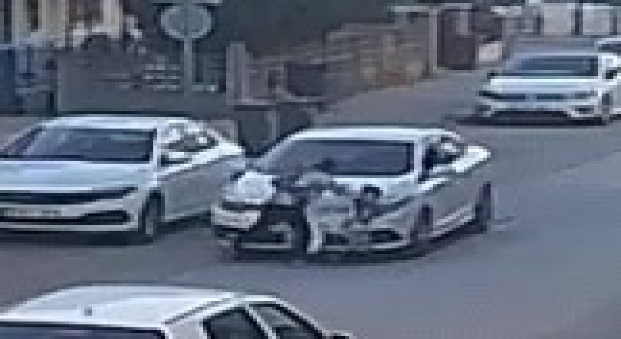 Bursada otomobilin çarptığı anne ve oğlu yaralandı