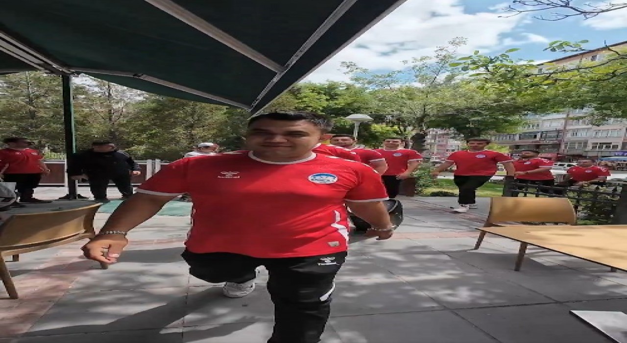 Büyükşehir Spor A.Ş.den Emekliler Kafeteryasında jimnastik aktivitesi