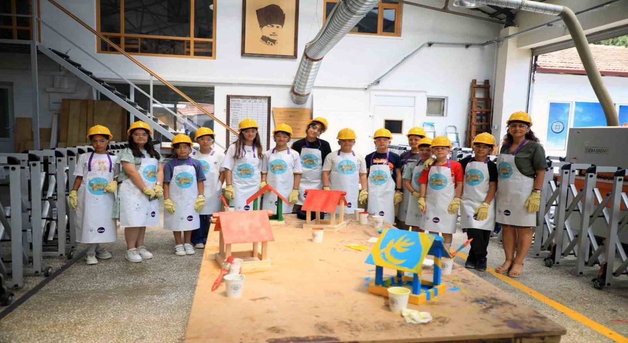 Büyükşehirden çocuklara karne sürprizi