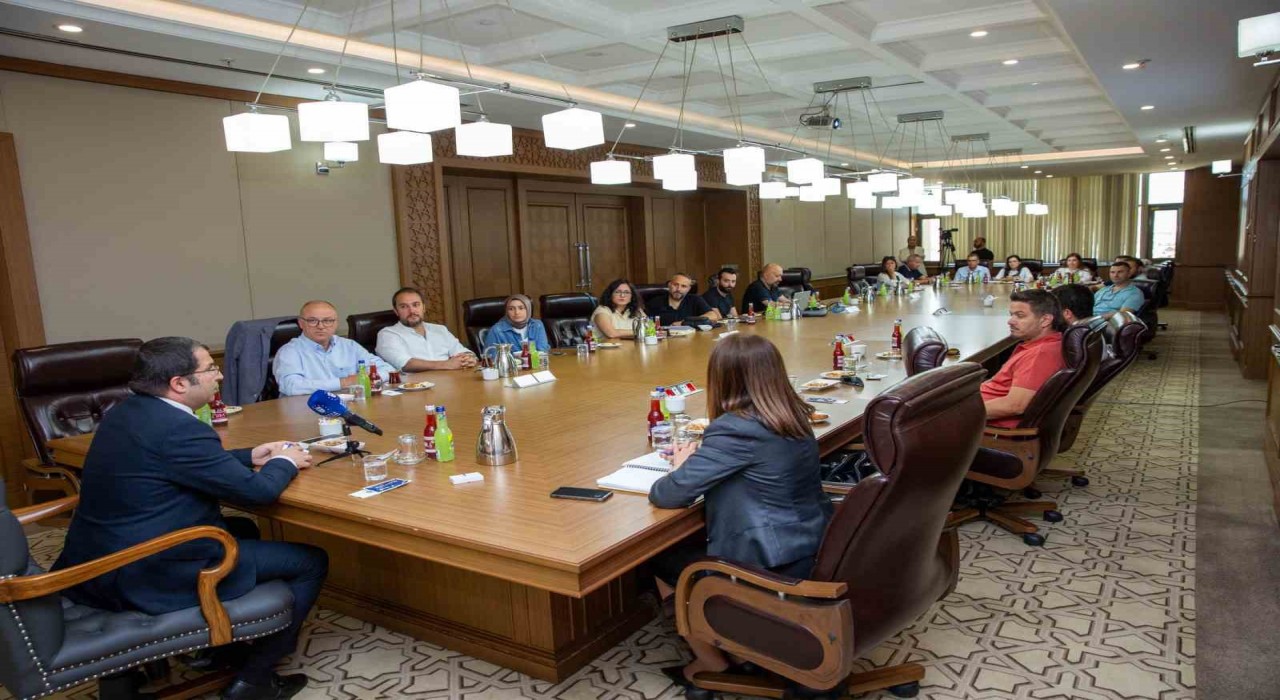 Büyükşehirden meslek odalarına ‘Atatürk Spor Salonu bilgilendirmesi