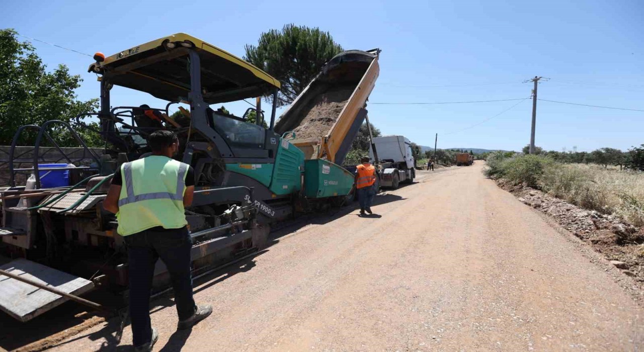 Büyükşehirin kırsaldaki yol yatırımları devam ediyor