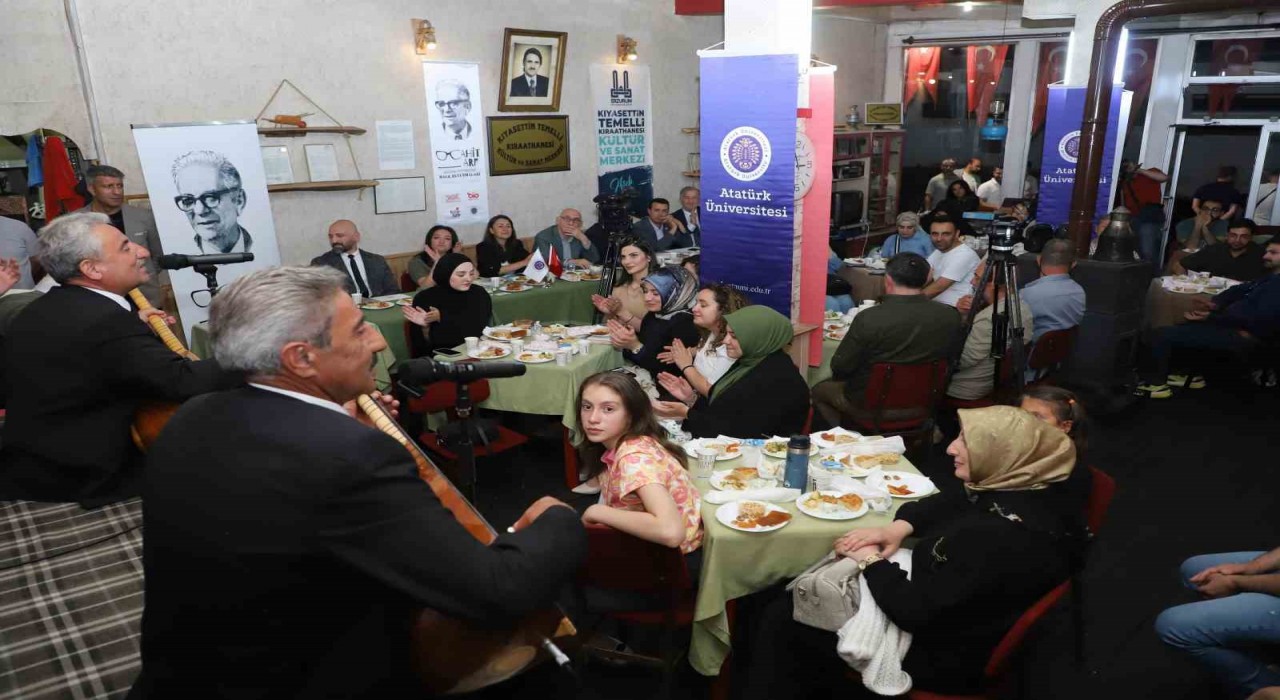 Cahit Arf halk buluşmaları: Temelli kıraathanesinde bilim ve kültür sohbetleri programı yoğun ilgi gördü
