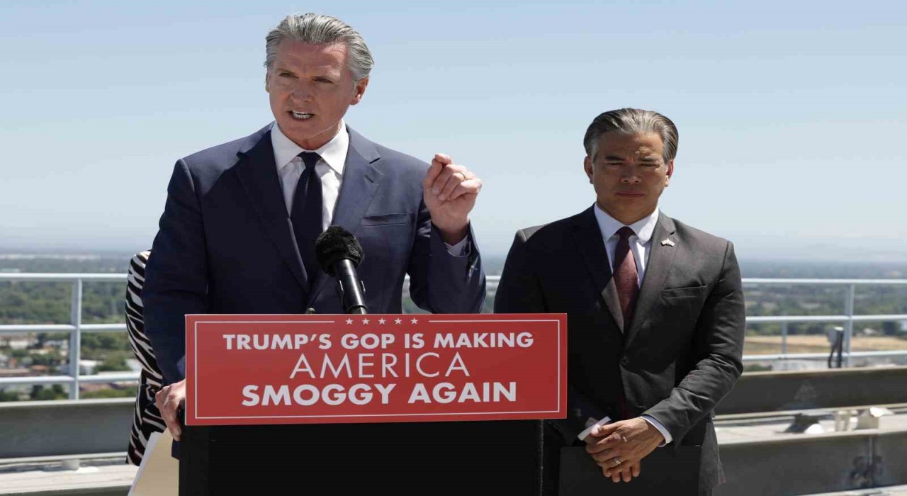 California Valisi Newsom: Trumpı mahkemeye vereceğiz