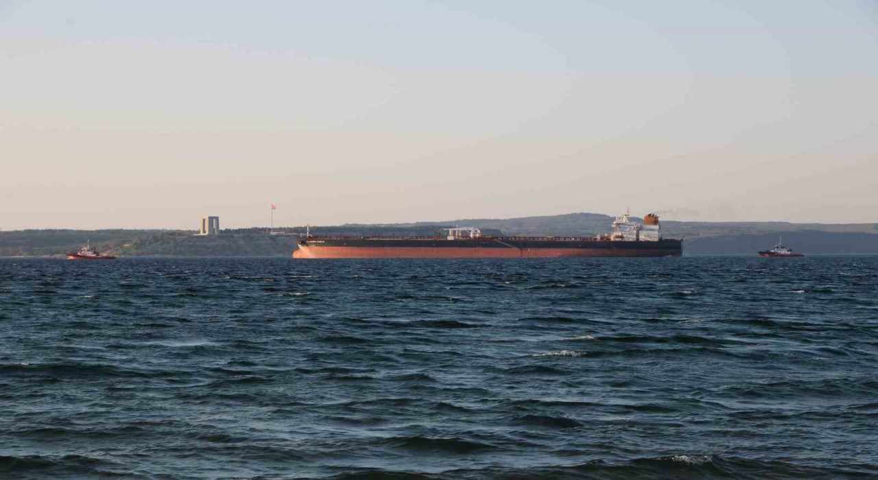 Çanakkale Boğazında gemi makine arızası yaptı