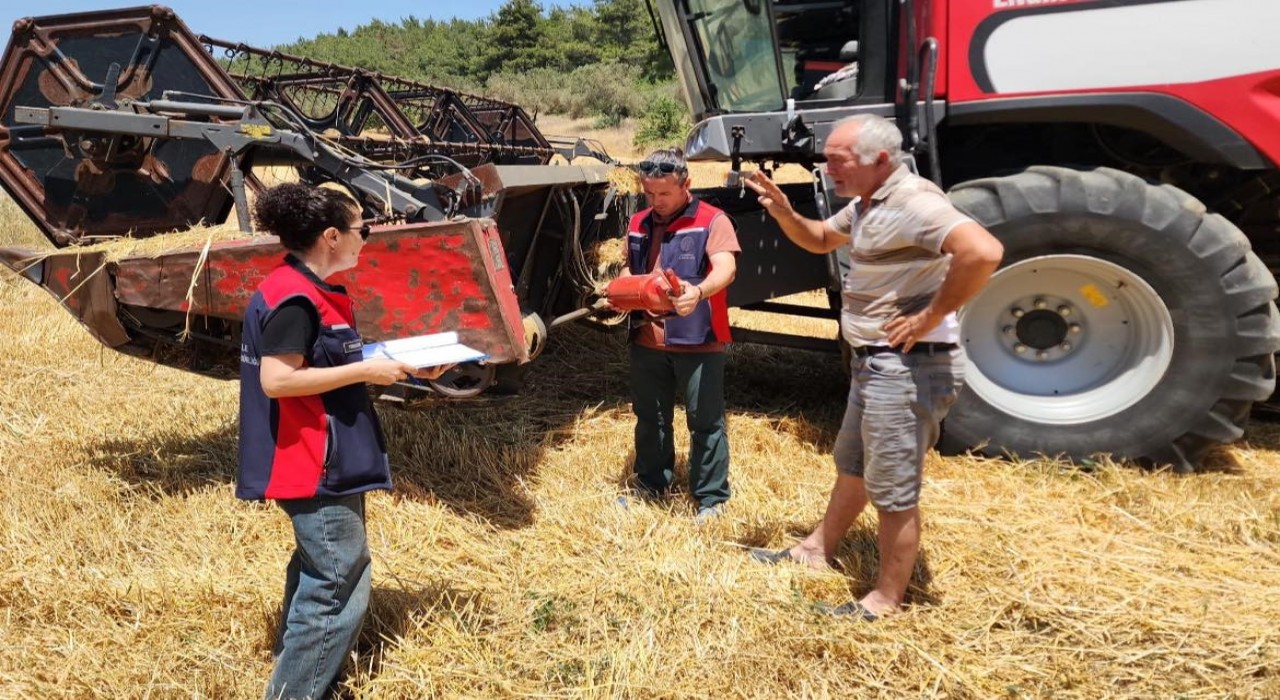 Çanakkalede anız ve orman yangınlarına karşı tarım makinaları denetleniyor