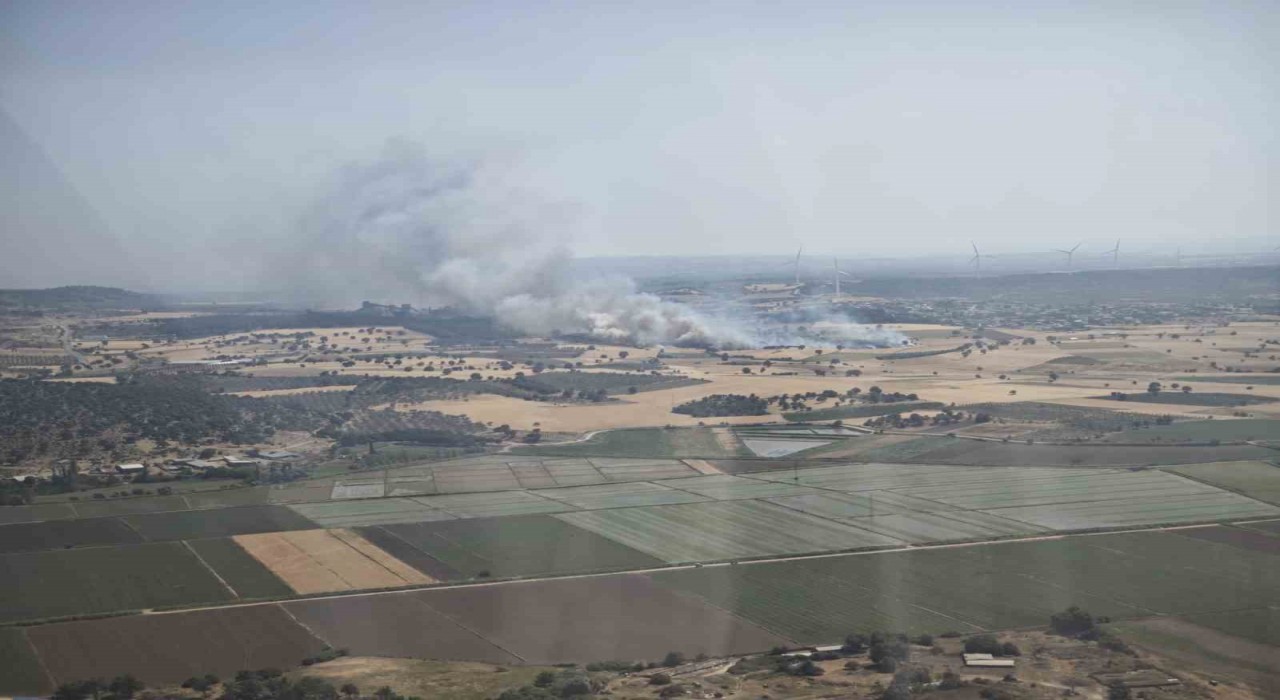 Çanakkalede tarım arazisinde başlayan yangın kontrol altına alındı