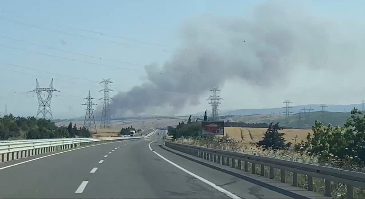 Çanakkalede tarım arazisinde yangın
