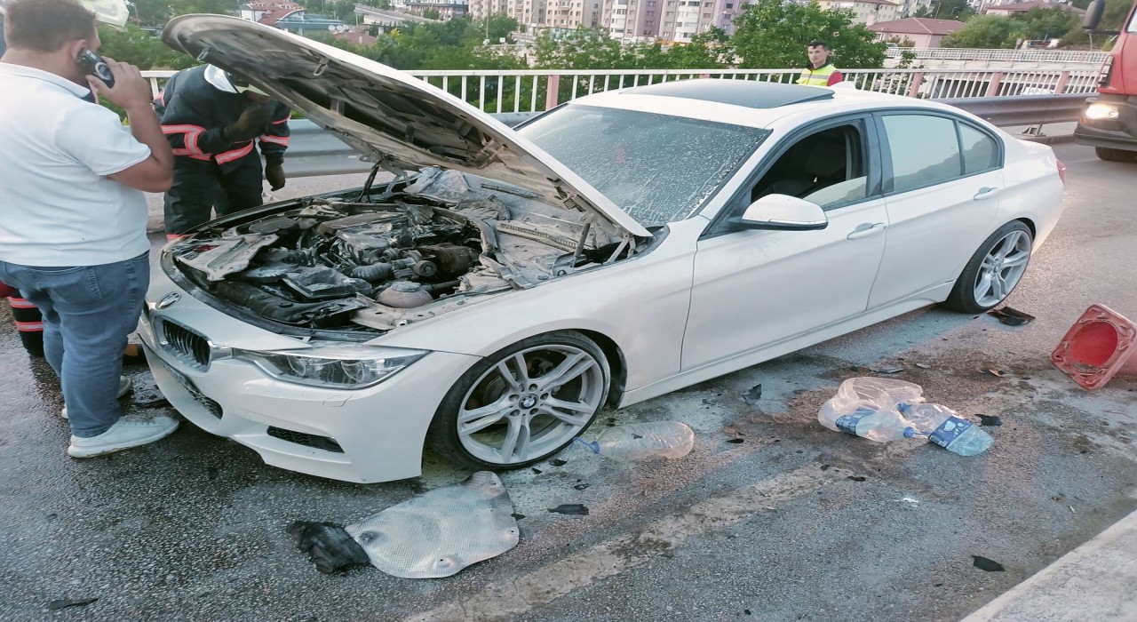 Çankırıda otomobilde çıkan yangını itfaiye söndürdü
