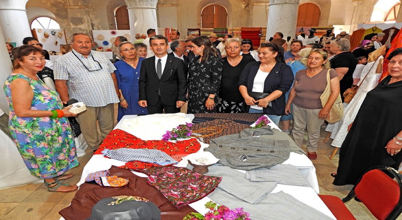 Çeşme Halk Eğitim Merkezinden yıl sonu sergisi