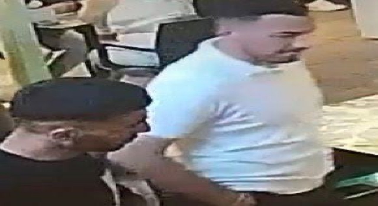 Çeşmede sandalyeler havada uçuştu