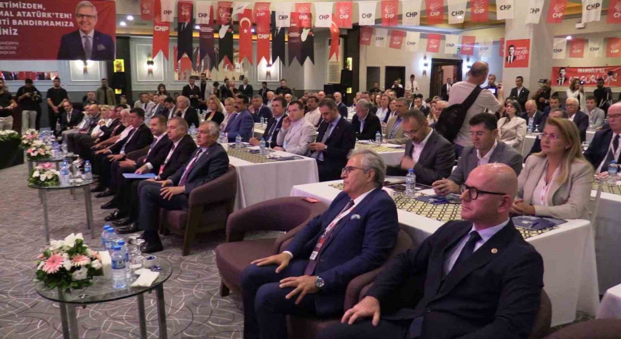 CHPli belediye başkanları Bandırmada bir araya geldi