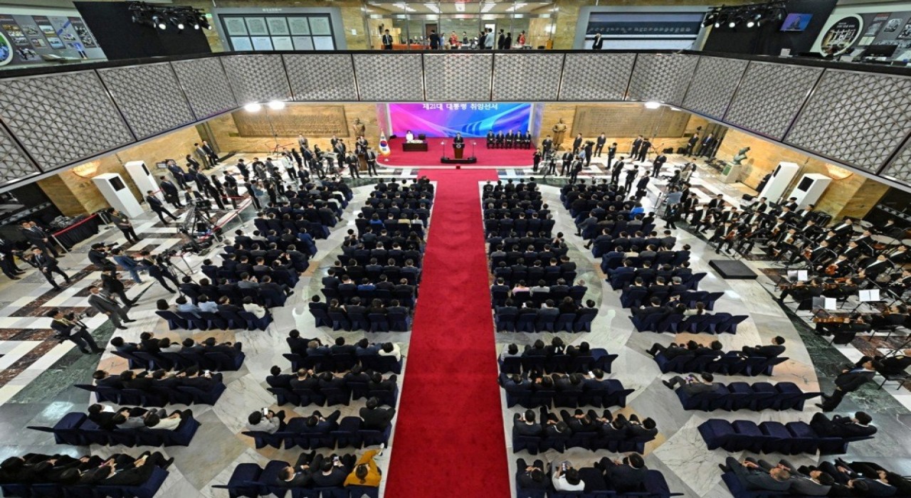 Çiçeği burnunda Güney Kore Devlet Başkanı ilk konuşmasında birlik mesajı verdi